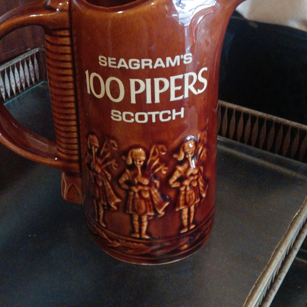 100 Pipers Scotch Brown Pitcher